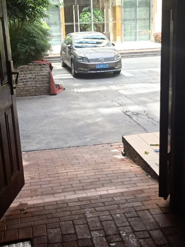 迈腾-大家看看这是什么车 
 2018年05月07日10:27:37