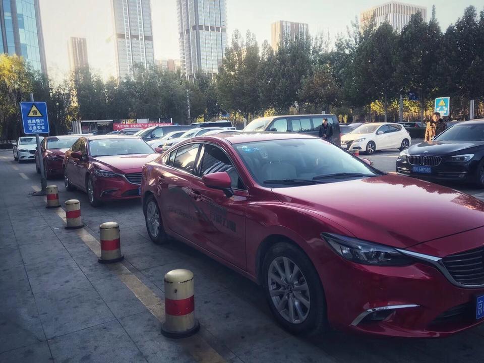 想给阿特兹贴个整车车衣，哪种颜色好看呢？