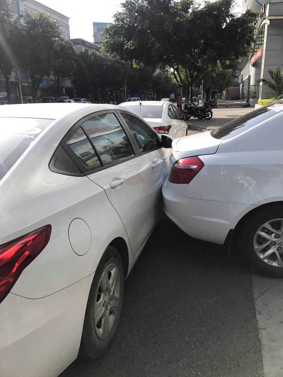 帝豪-友友们！推荐一下20万左右的合资车????那些？SUV的！