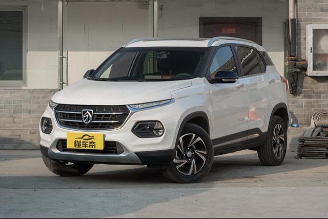 宝骏510-夏天天气炎热，汽车轮胎直接和滚烫的地面接触，胎压需要保持多少才合适。