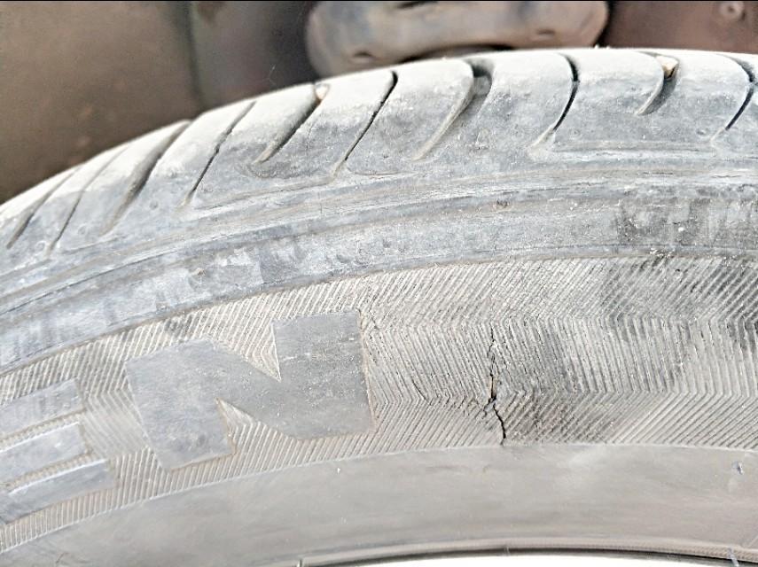 明锐-车友们帮忙看一下我的轮胎，这种情况应该怎么处理？
