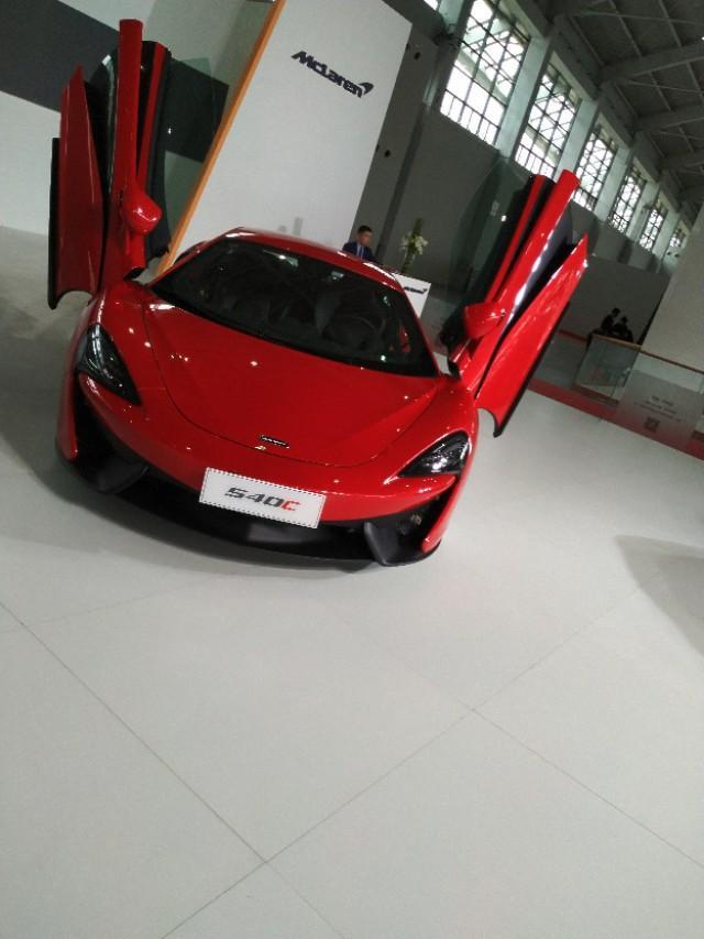 威驰-这是车展上看到的香车，大家可猜猜这是什么车？