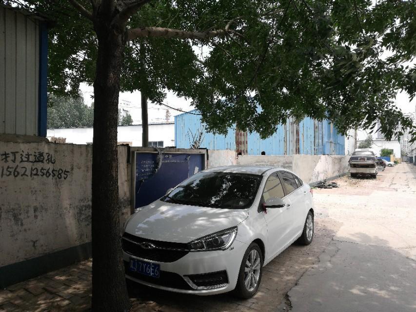 艾瑞泽5换一副前杠多少钱？等红绿灯时被一个老大爷用电动三轮撞了，我准备自己换，不走保险。