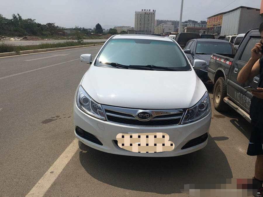 比亚迪速锐这款车卖的火么，开的人多不多？