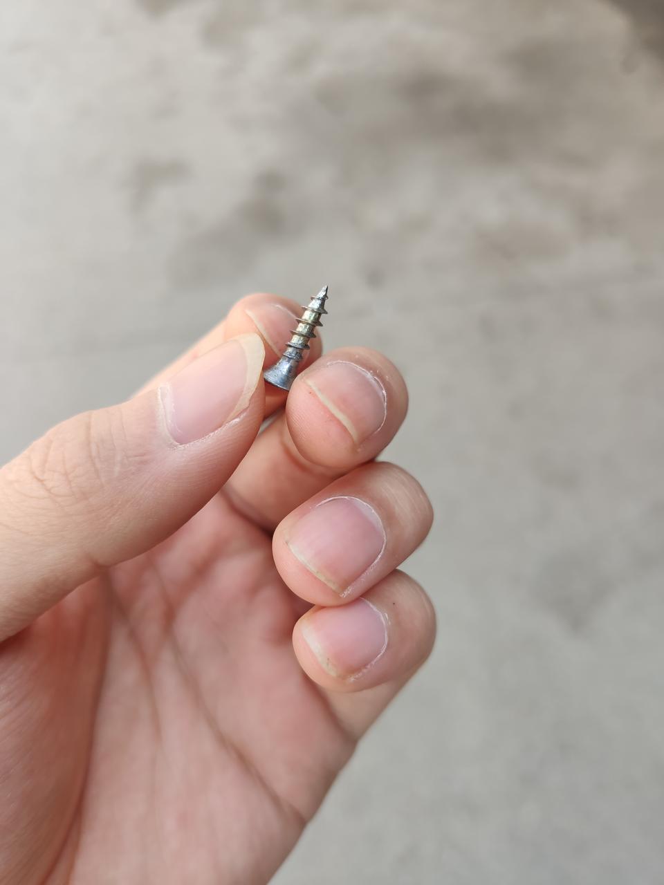 新款思域燃动版刚买三个月，昨天右后轮车胎扎了钉子了（不是很长，扎的轮胎正中间），轮胎是内补的，拆下来贴了个补丁。图片是取出来的螺丝钉子。请问补完胎需要做动平衡吗？