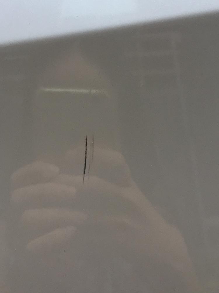 思域-新车车门被人用石头割了一刀，请问补回要多少钱，4s店补跟修理厂漆一样吗