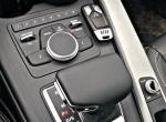 2019款奥迪a4l  进取版  40TFSI   VI版   怎样开启行车自动锁锁功能？