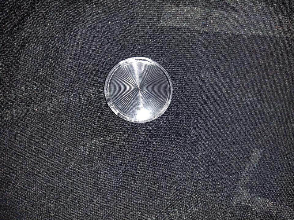 奥迪a4l-广大朋友们，有这个内室小灯盖卖吗？