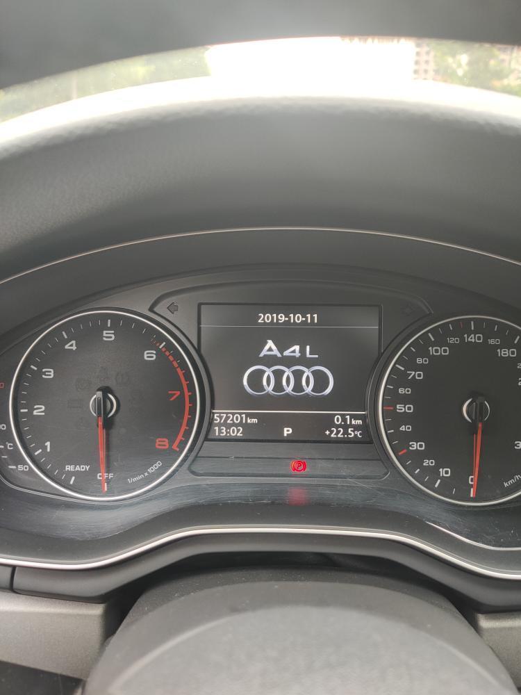 17款的奥迪A4L进取型二手车,开车低速行驶有时感觉方向盘有点重,有时有轻,是什么原因呢，还是就是方向盘有点不太精准？去4s店也做了四轮定位了，第二次去检查说啥都干好着呢，是不是我的错觉