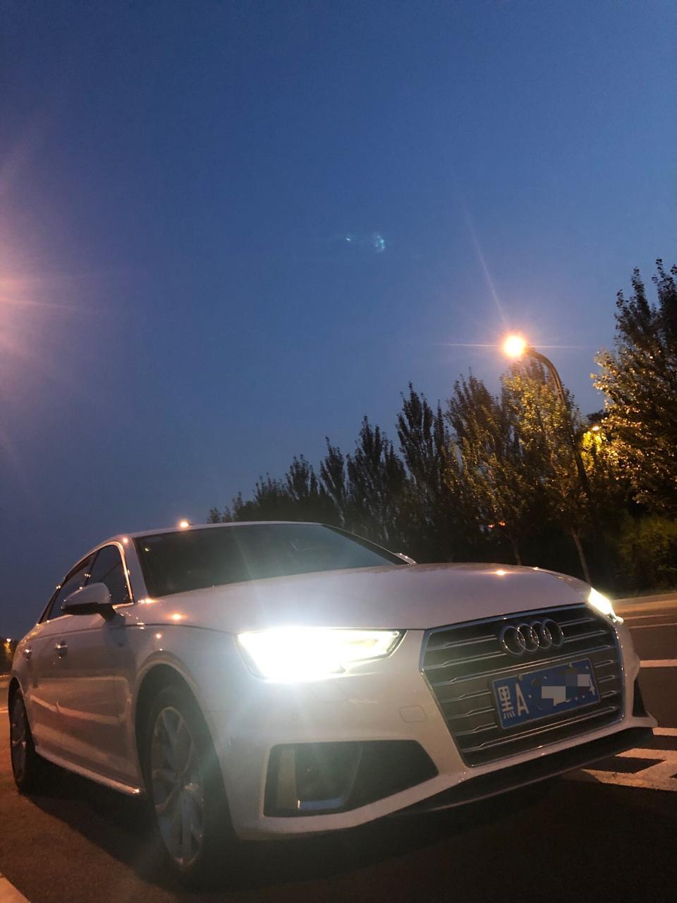 奥迪a4l-万能的车友们，你们是怎么解决中控异响的呀？

2019年5月16号提的车，A4L时尚型，至今跑了7000+公里，现在中控异响好几天了，就是有一种像是电流的声音，很时钟的声音特别像，通电即有！不知道该怎么解决了。。。听说是A4L的通病。。