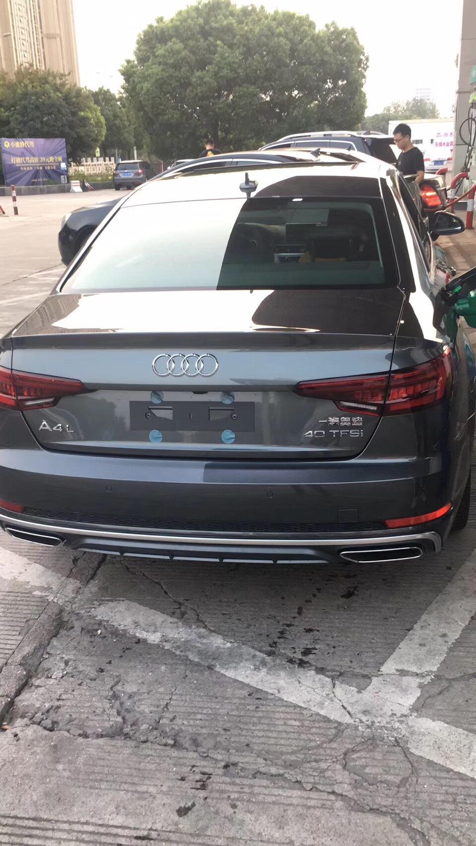 2019款奥迪a4l时尚型，行车中，车门锁不了的？？车辆高速行驶中还是能开门？？！！