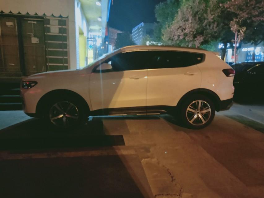 哈弗h6-大家看看这是什么车哈弗的后面写着H6