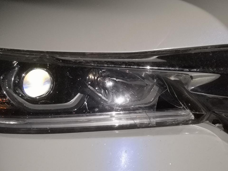 十代雅阁前右侧大灯灯罩碎了  能单独换还是必须得换总成？