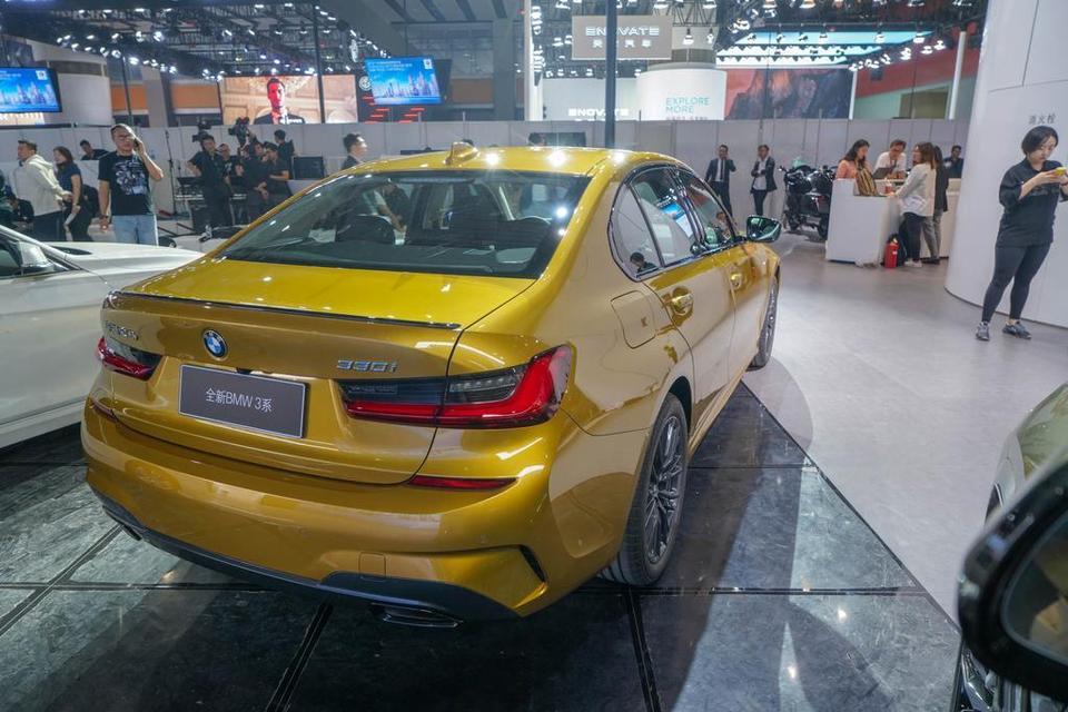 宝马3系-330i，2019年1月订车，送专业辅助驾驶和舒适套装，提车需要等4个月左右，还是说等到5月份看现车优惠？