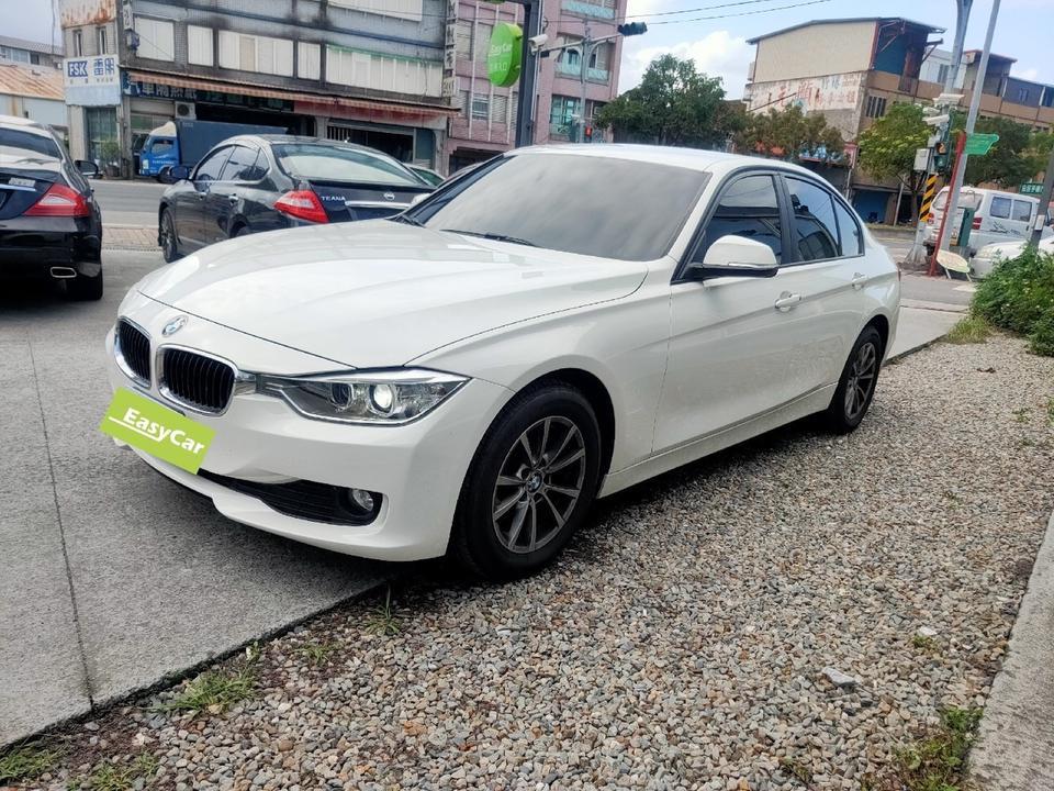 宝马3系-請問大家寶馬bmw316i。2013年。里程數四萬五。無事故車況不錯多少錢可以買。能賣多少錢？