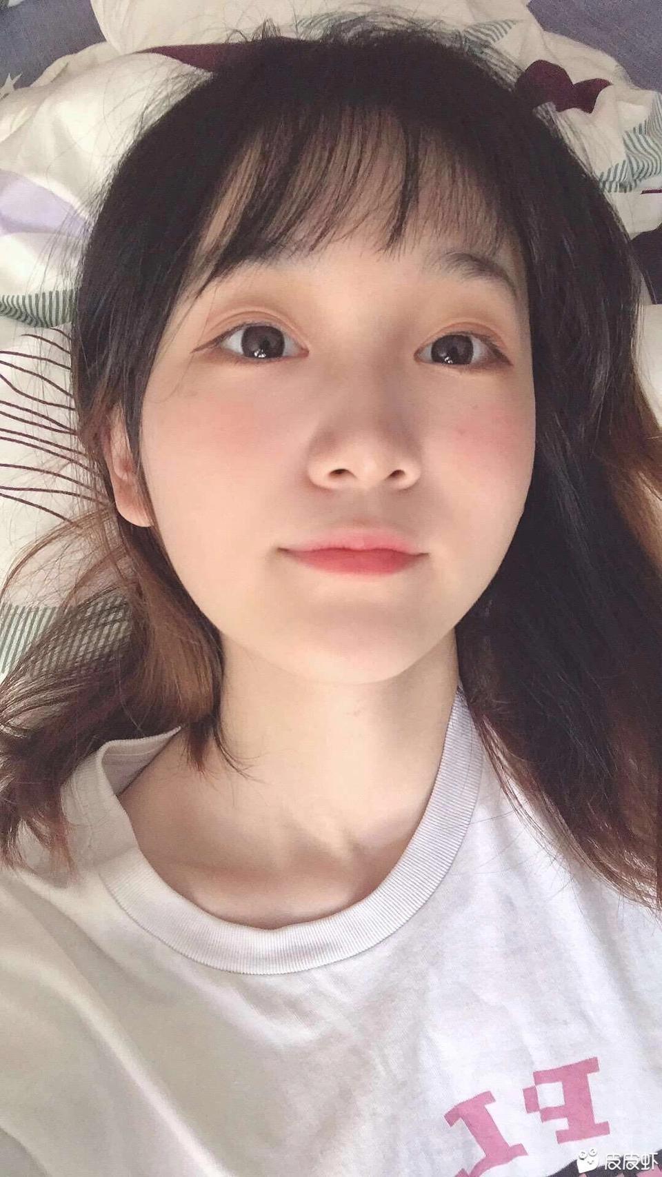 宝马3系-没人买标轴吗？
小弟想买标轴耀夜？唯一担心后排到底够不够用呢？
长轴的话，只会买首发版，但是首发没有黑色吗？
谢谢大家，给点意见！