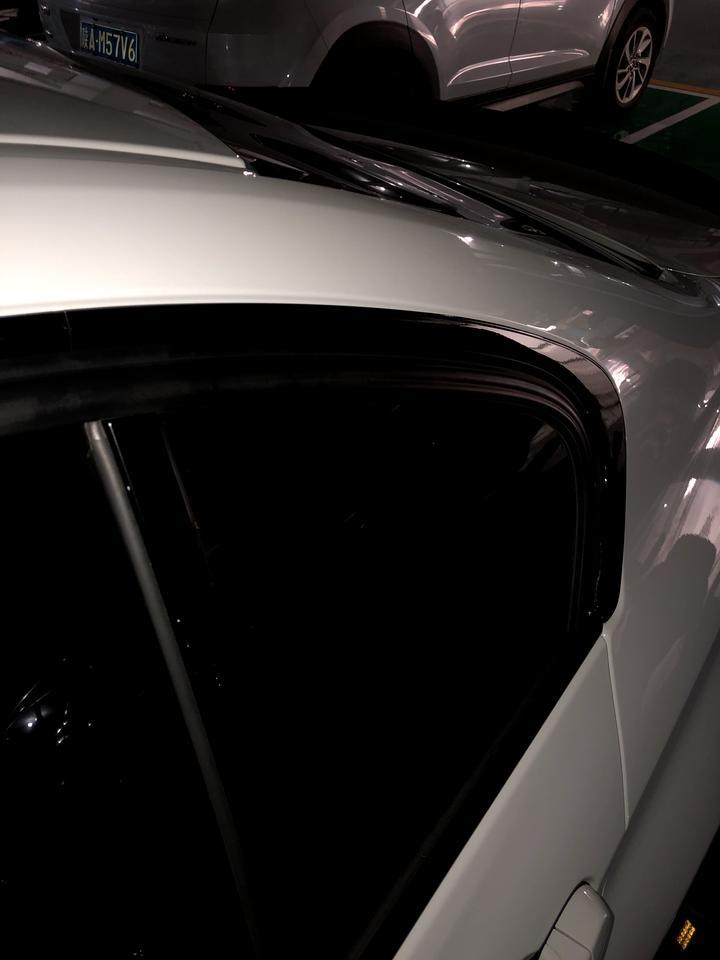 宝马3系-兄弟们，问一下320i的上方胶条在洗车-晒太阳-下雨感觉会被腐蚀，我看某宝上那个车窗饰条也保护不到，大家怎么弄的？