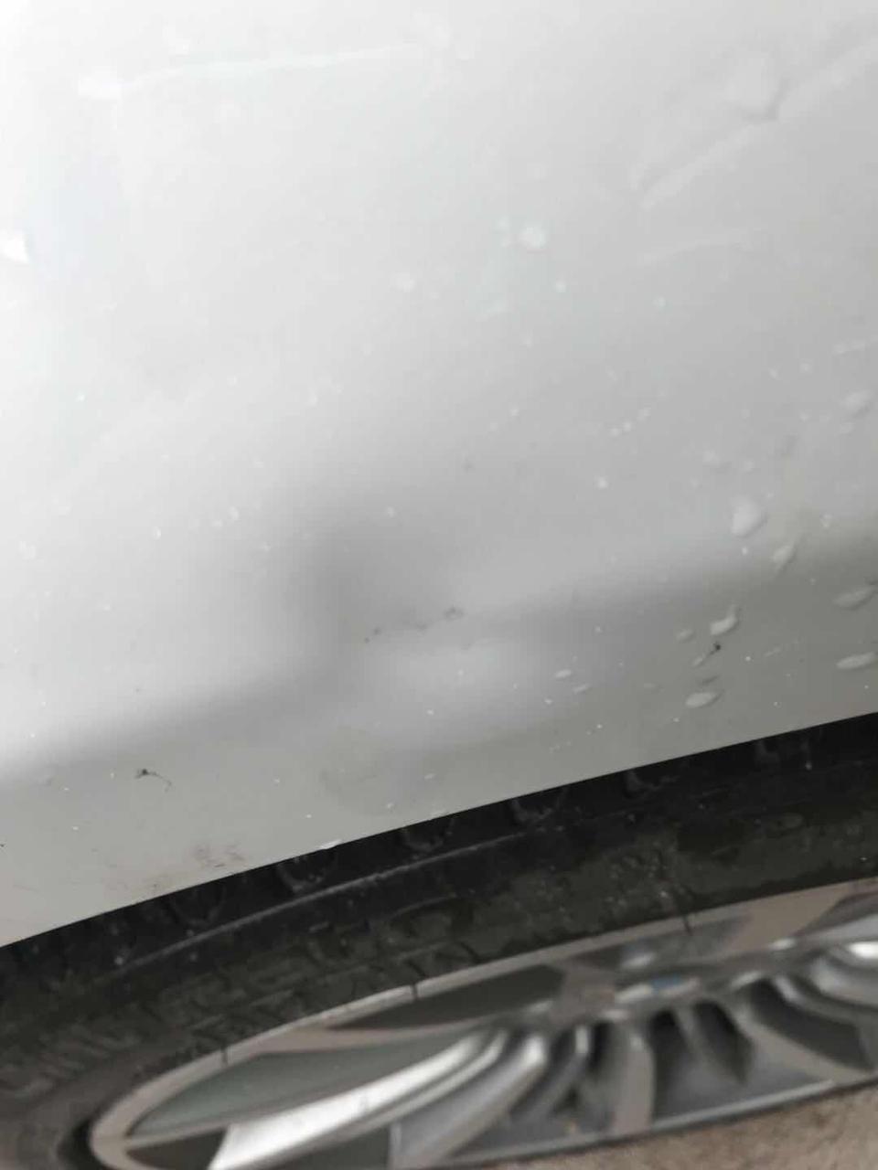宝马3系-宝马三系停小区楼下发现被人搞凹进去了，自认倒霉了呀，漆面没伤，右后轮这个位置自己买个凹陷修复能吸出来吗？