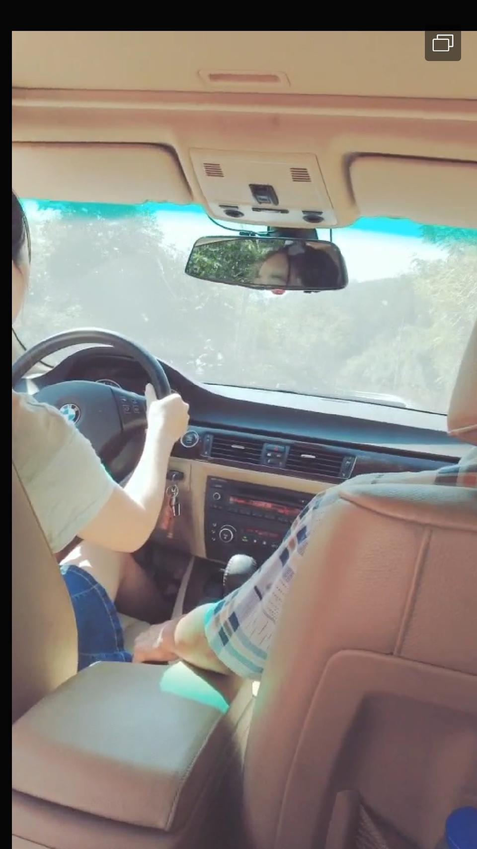 宝马3系-求助，圈友们帮识别一下车型✌✌✌✌