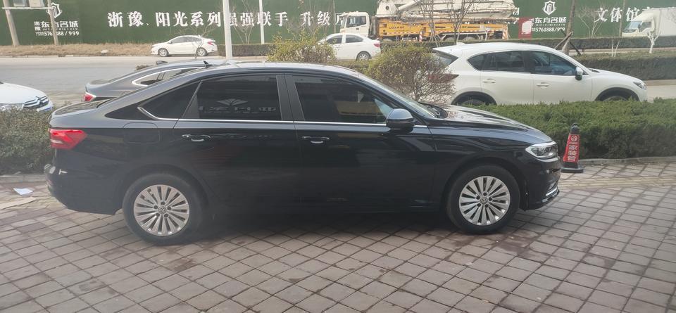 2019款朗逸plus1.4T，转速在2000转左右，感觉有共振声音，嗡嗡的哒哒声，共振声音，求解答，是什么问题，新车刚3000公里！只有2000转有！