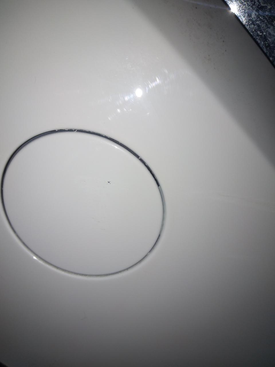 朗逸-请问一下刮掉这一点的漆有没有伤到底漆，不想去修理店浪费钱，有什么办法解决没，牙膏没用