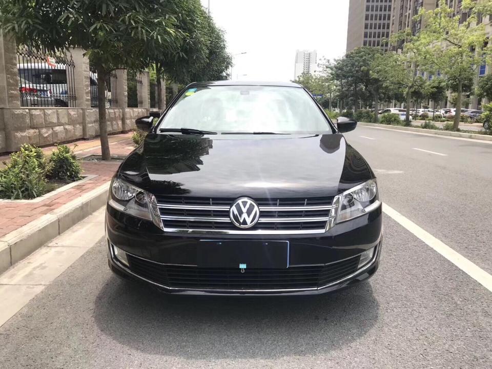 你好 13年1.6l自动豪华版大众朗逸七万公里  出过事故安全气囊弹出  到4s店维修更换了水箱 还有整个车头零件  但是车架没有变形没有问题 开起来也没有异响和抖动  5万块钱 可以购买吗