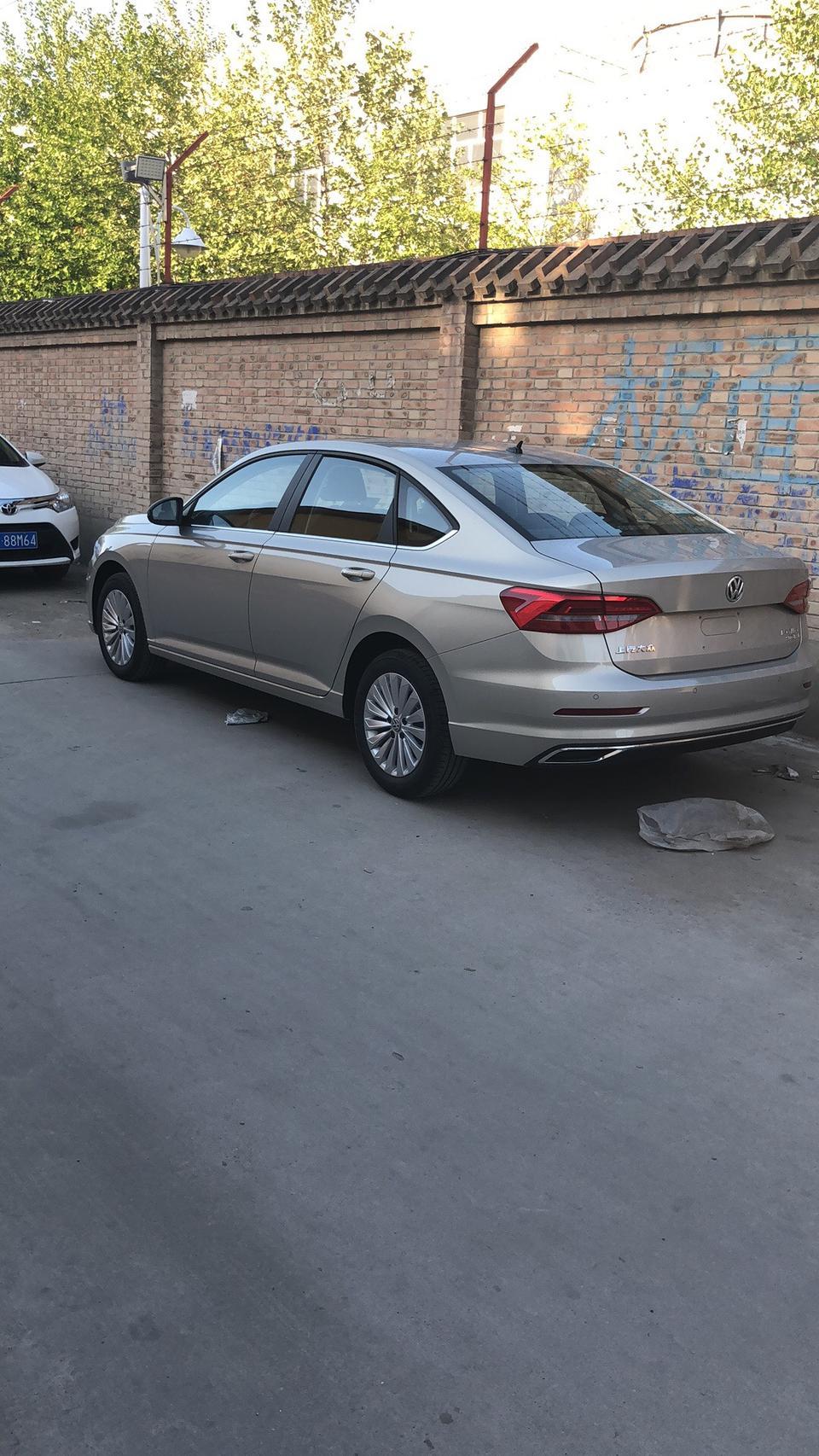 朗逸-买回来还没装行车记录仪然后最看行车记录仪但遇到个问题现在部分行车记录仪走暗线接降压线再接到保险盒但其他出问题4S店肯定会根据这个会保修接到点烟器那儿话也行就想问问家怎么接