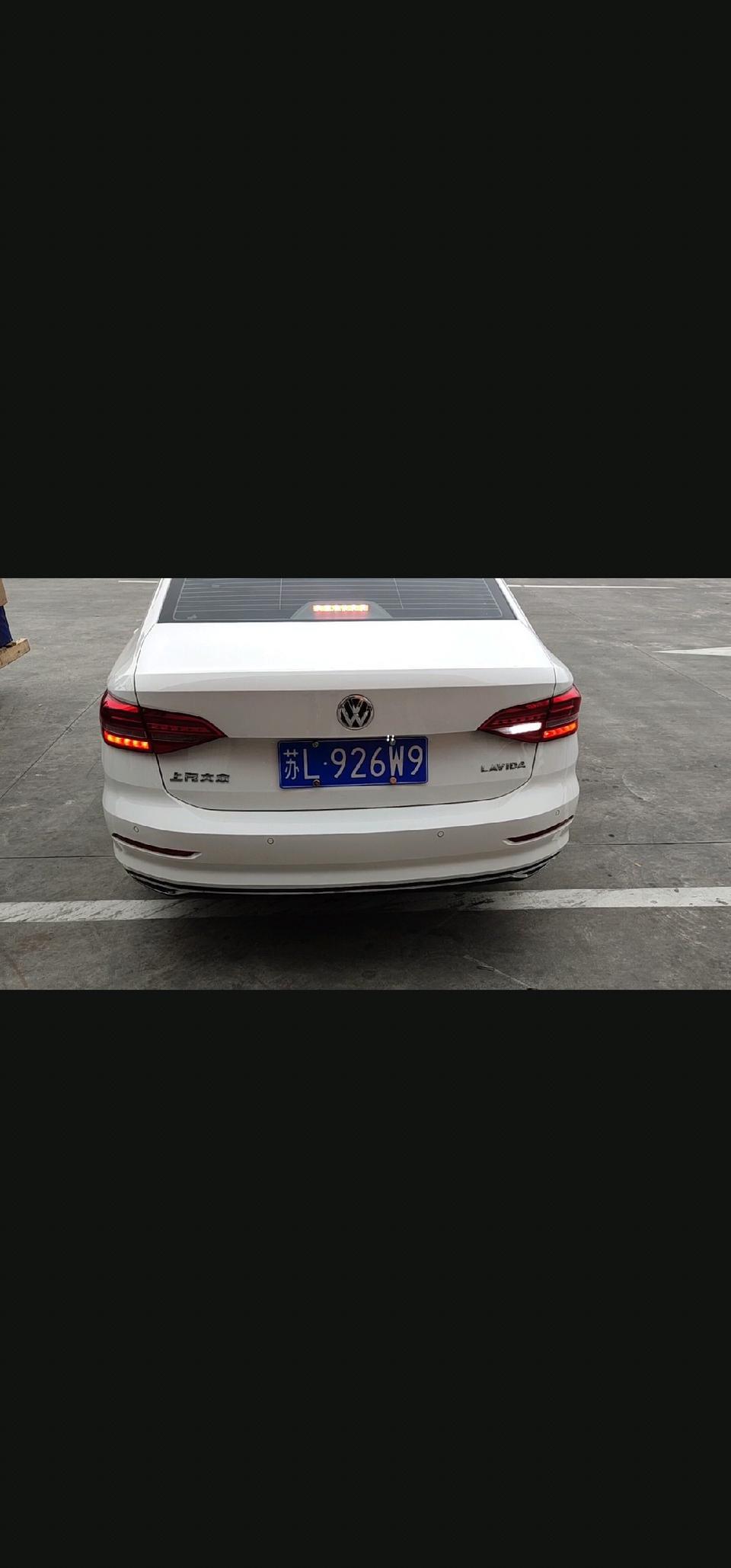 朗逸plus   新车无磕碰 今天同事说我倒车灯只亮一个 是什么原因