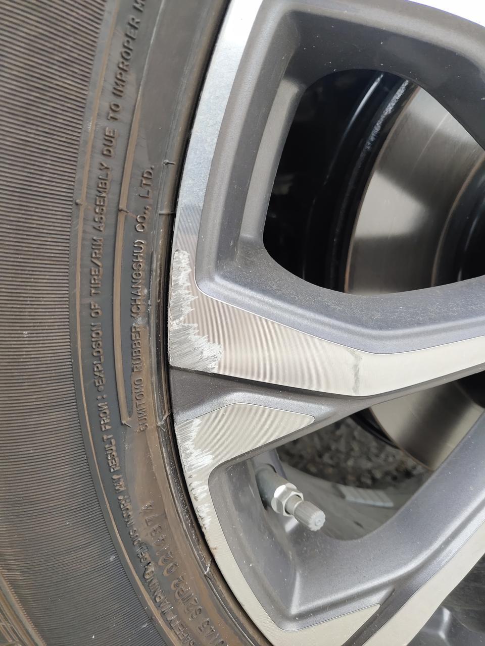 长安cs75 plus-像这样的要去修理好 还是直接换门  换一个车门要多少钱啊