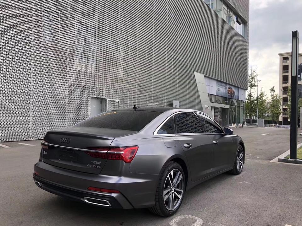 奥迪a6l-各位大神，A6L，45TFSI，选装什么最实用，常年在南方开，谢谢了?