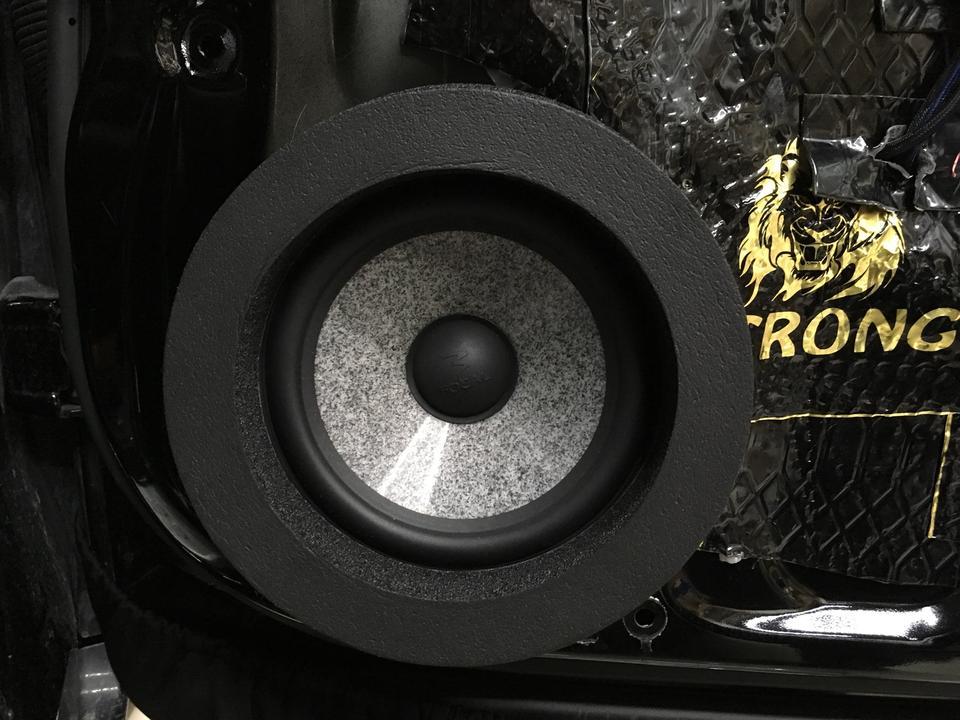 奥迪a6l-泉州汽车音响改装 聆听粤声改装的音响，确实专业！