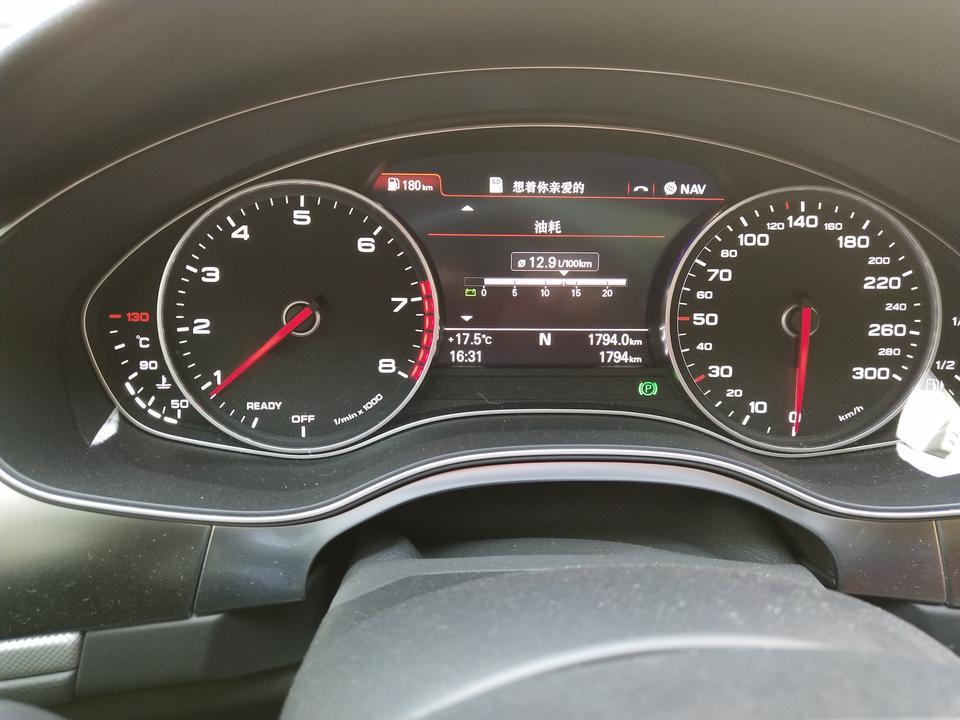 奥迪a6l-18款的2.0时尚。跑了1800，机油显示这样。正常吗？