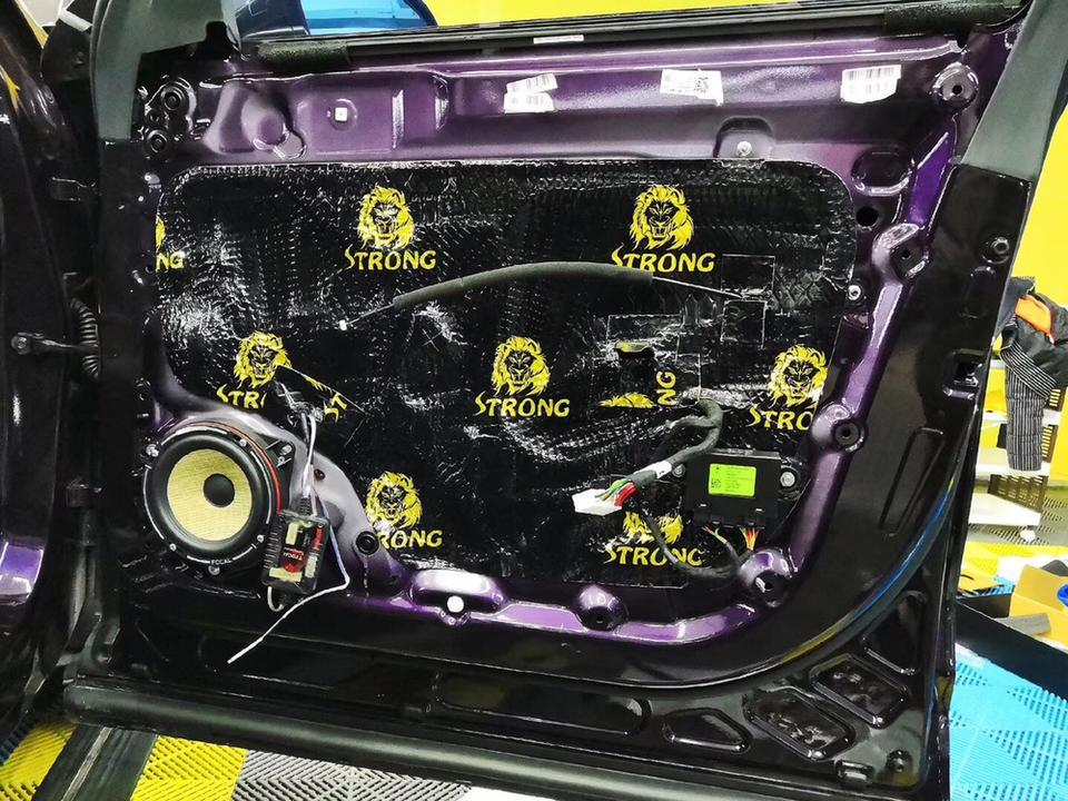 奥迪a6l-奥迪怎么改装音响？泉州聆听粤声口碑非常好?