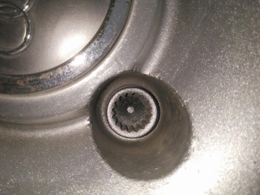 奥迪a6l-我的车是老款奥迪，轮胎防盗套筒得买什么型号的？