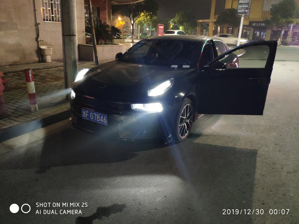 领克03-有没有轮毂喷漆 轮胎喷漆  车窗银色条贴黑色的链接