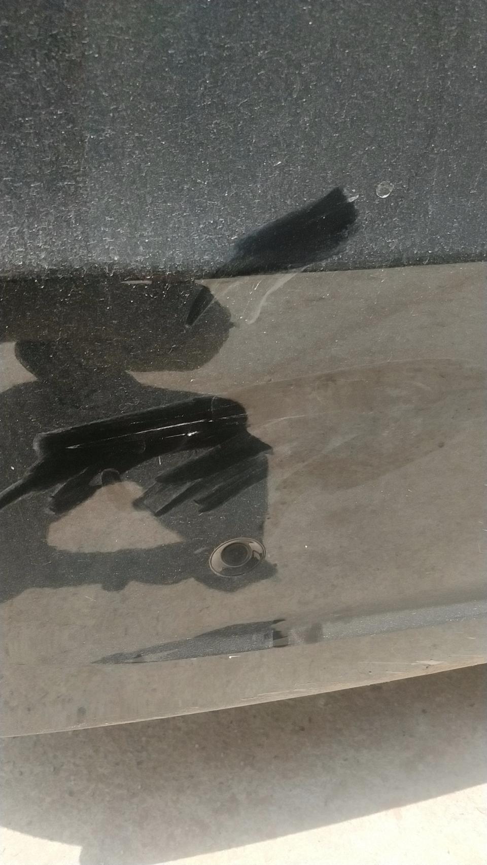 领克03-各位车友，这点小剐蹭该不该报保险？停在车位都被别人蹭到，也不知道是谁，心痛啊?