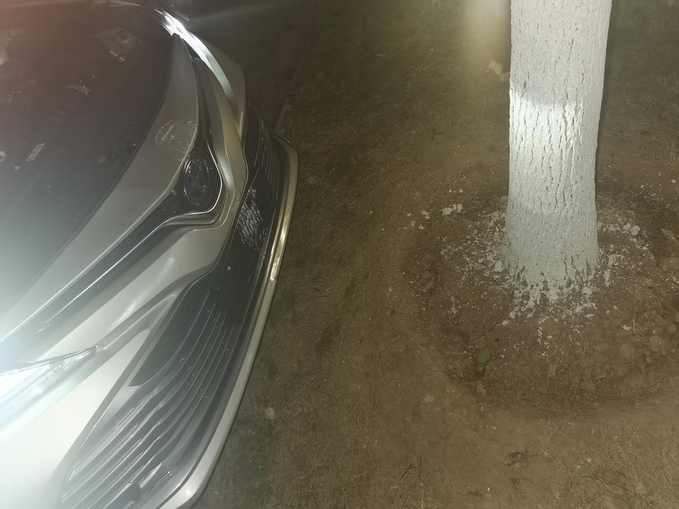 凯美瑞-新车 刚提车两天 老婆紧张撞树了  想问下大神们  换前杠一天搞得完吗