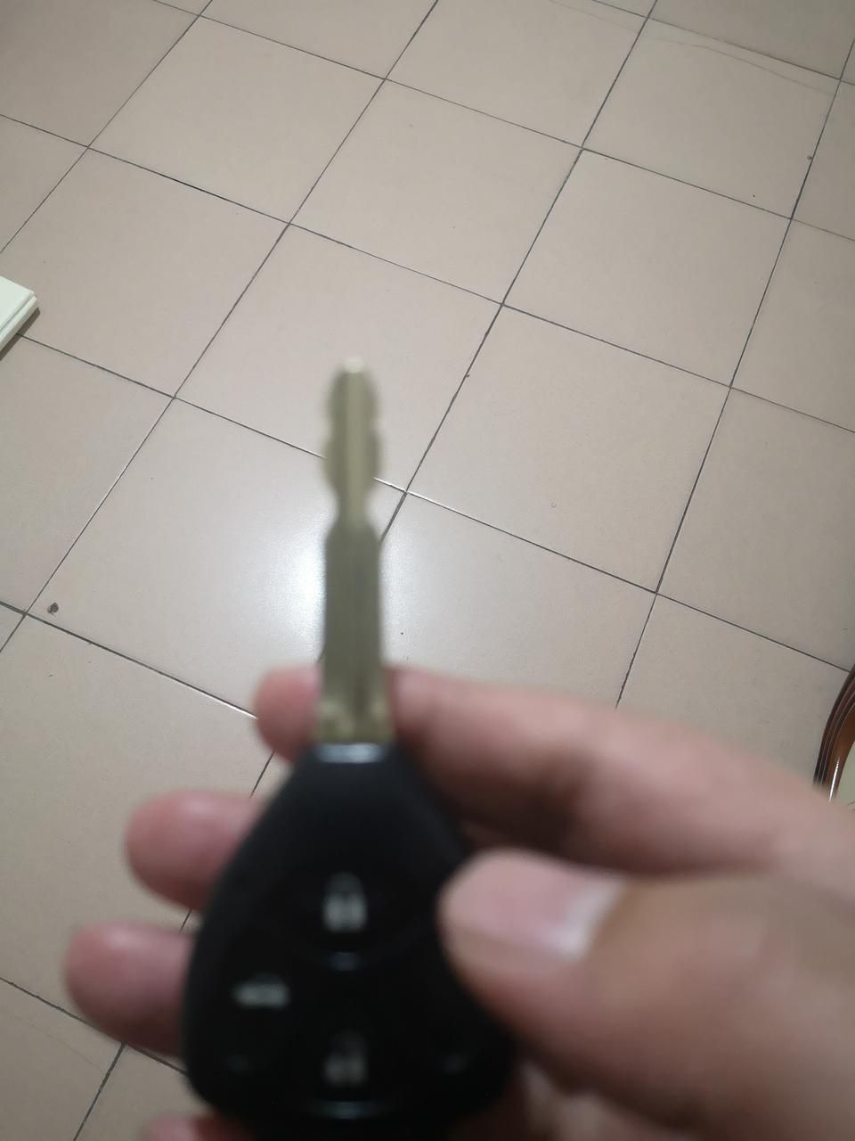 2007款凯美瑞怎么机械开车门