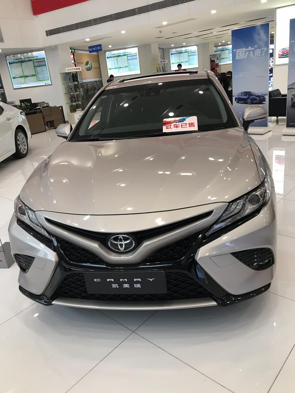 准备 入手2.5s 凯美瑞红色内饰白车黑顶 试驾了顶配 感觉不是很好 没有那么多的机械感，在加上这几天的讨价 送的东西真少，不是很满意 求购车的朋友看到给我讲解 讲解 特别是红内饰 看看别的车真少心动 关注了一年的凯美瑞 怎么办！求购车的朋友讲解 讲解