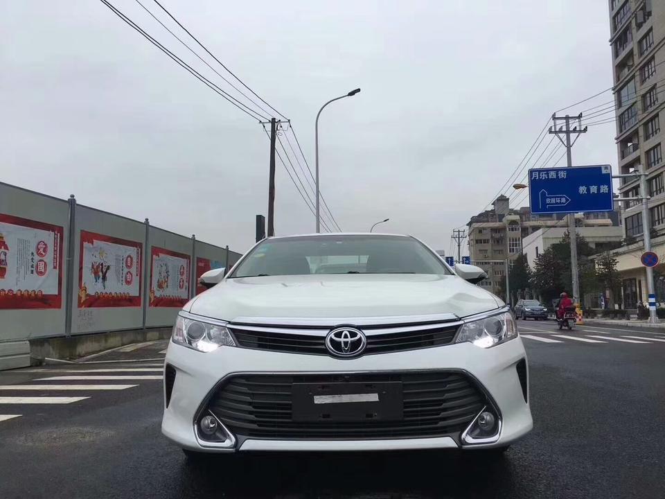 2016年上牌 凯美瑞2.0豪华版，天窗导航 电动真皮座椅，问下大神们多少钱可以买到