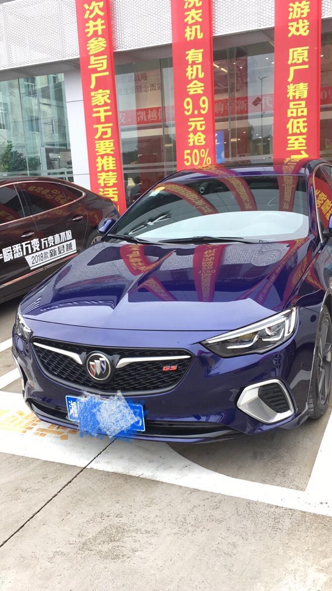我想问问豪华版君威gs有没有卡钳啊