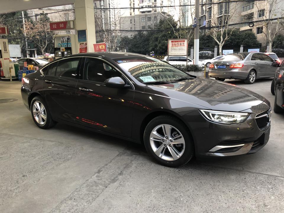 我是手动凯越刚换的2019 20t君威。
车子很满意，就是从手动切换过来有点不习惯。
咨询下君威在起步和倒车的时候如果光放刹车不加油门速度很慢，不像手动凯越时放离合器后车子的速度快，有时候几乎不动，一定要点点油门才行，这正常吗？还是自动就是这样的？我感觉倒车加油门比较危险，不容易控制。