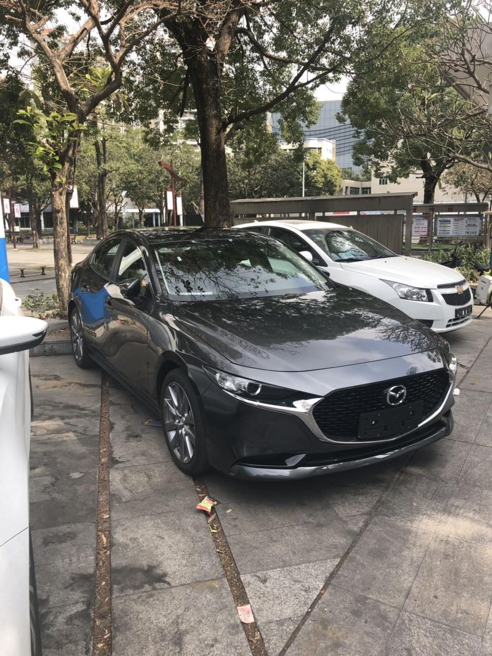 马自达3 昂克赛拉-马自达3昂克赛质雅版有后视镜自动下翻功能吗？