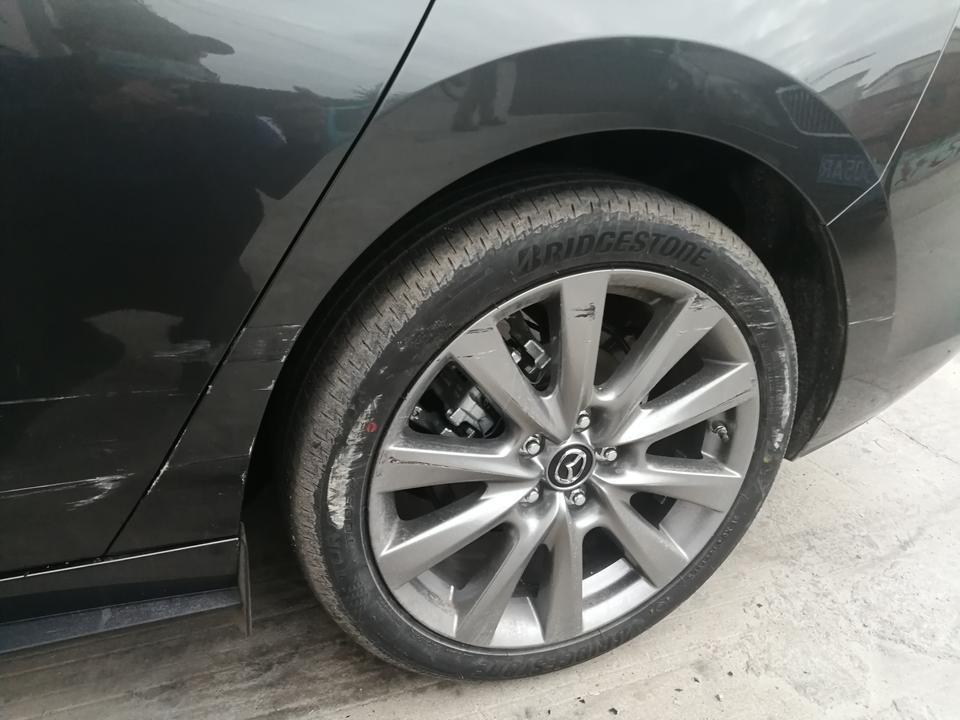 马自达3 昂克赛拉-提车不到一星期就被刮了，恼火得很。不知道会不会有色差