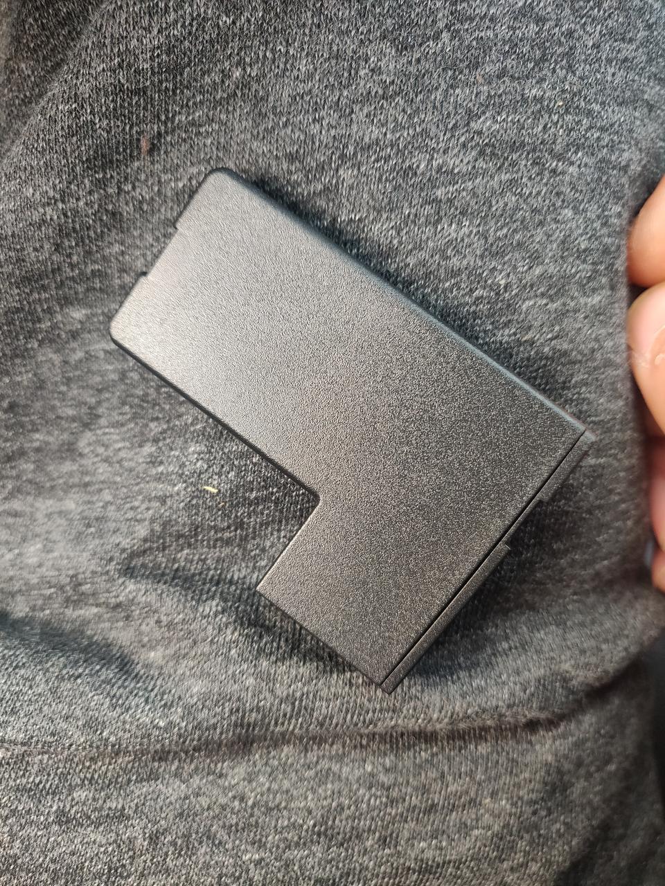 马自达3 昂克赛拉-想问下，入手的19款舒适版，到家才发现有个远程遥控装置，想问下大家在哪里装着的，找了半天没找到插头