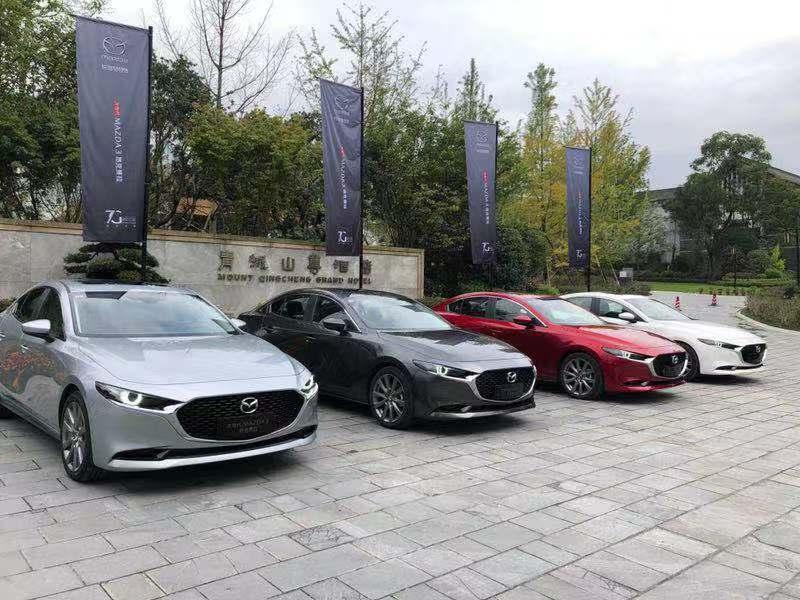 马自达3 昂克赛拉-全新一代次世代马自达3昂克赛拉1.5质型13.59 落地大概15.5。没有东西送，新款也没优惠。据说别的地方还要加价。问下这个车型值不值得买。本来想上2.0质雅 稍微没那么富裕