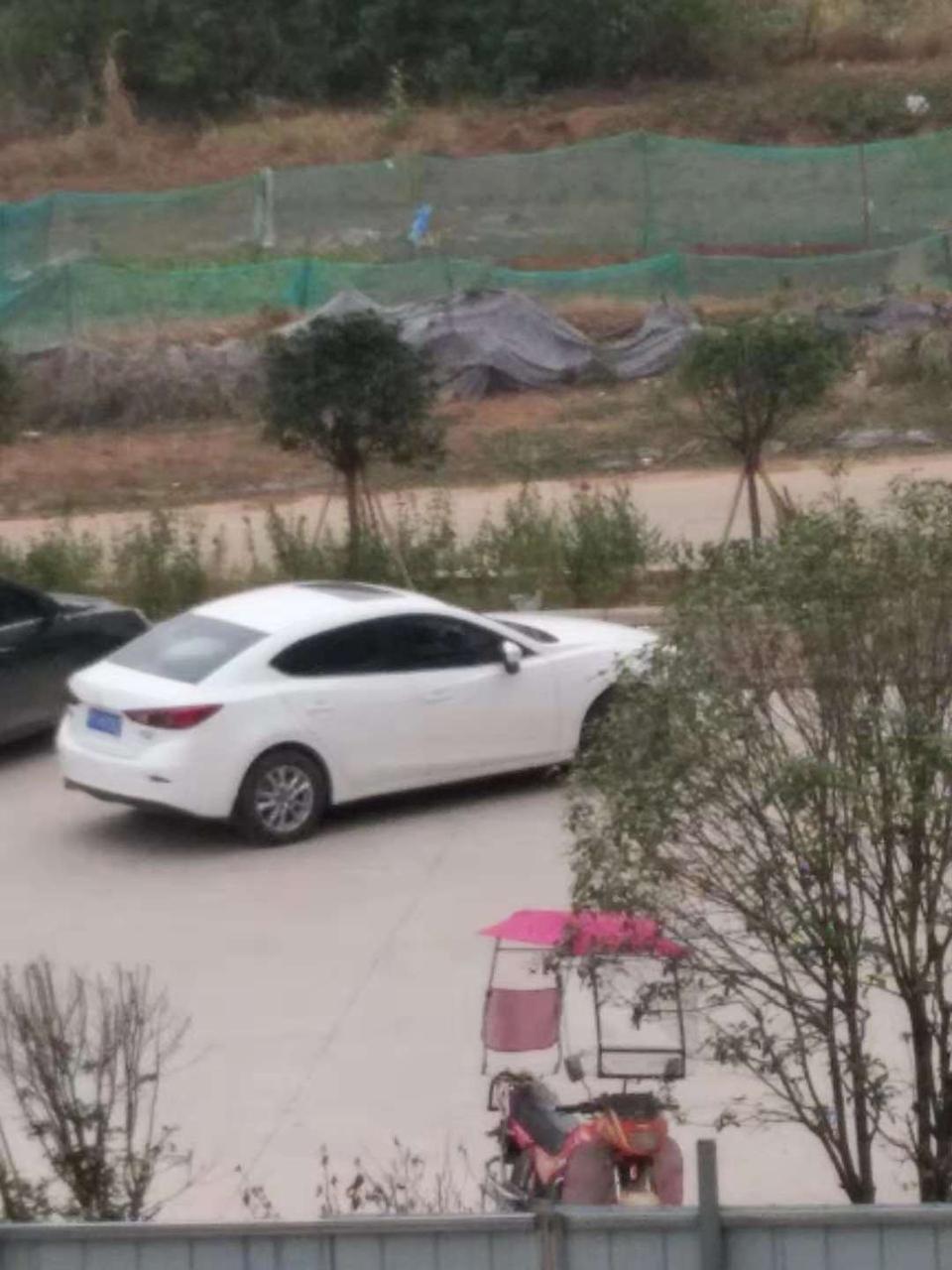 马自达3 昂克赛拉-最近对比了好多车展优惠，基本上这款车优惠在一万到1万4左右，根据送的东西不同，价格会有不一样，分期可能更多优惠，还在对比车型中，有没有想买的一起去看看？