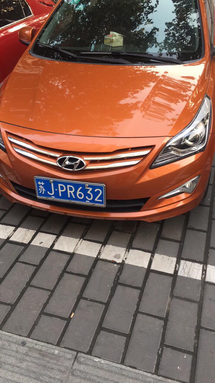 马自达3 昂克赛拉-这个号也来问一下，阿特兹选什么色啊，纠结死了，有星际蓝的车主吗来说说，星际蓝过几年会不会显旧？纠结红和蓝，钱交了 一直没去提，电话来说星际蓝有人有意向了就一台现车
