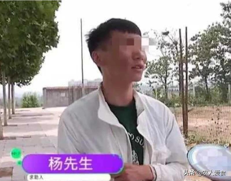 买辆新车开了6天发动机坏了，4S店：更换发动机并给予补偿！


杨先生在6月12日买了一辆大众迈腾，就在开了300多公里时，汽车发生了故障。杨先生说当时在行驶过程中给不上油，导致车熄火，从那之后就再也没有打着过火。车子拖到4S店检查，结果说是发动机坏了，可以给杨先生换一个发动机。

杨先生说自己的车才开了6天，一共跑了300多公里，连牌都没上就换发动机，他实在是不能接受，而且这样的质量以后也不敢开了，他严重怀疑车子在卖给他的时候存在质量问题。杨先生找到记者希望通过媒体的帮忙为自己讨一个说法。

来到杨先生