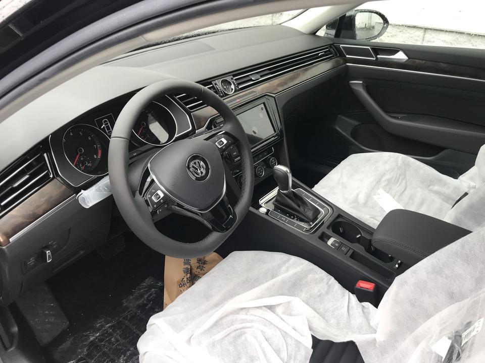 迈腾330豪华两侧后视镜带自动折叠吗？今天刚刚提车